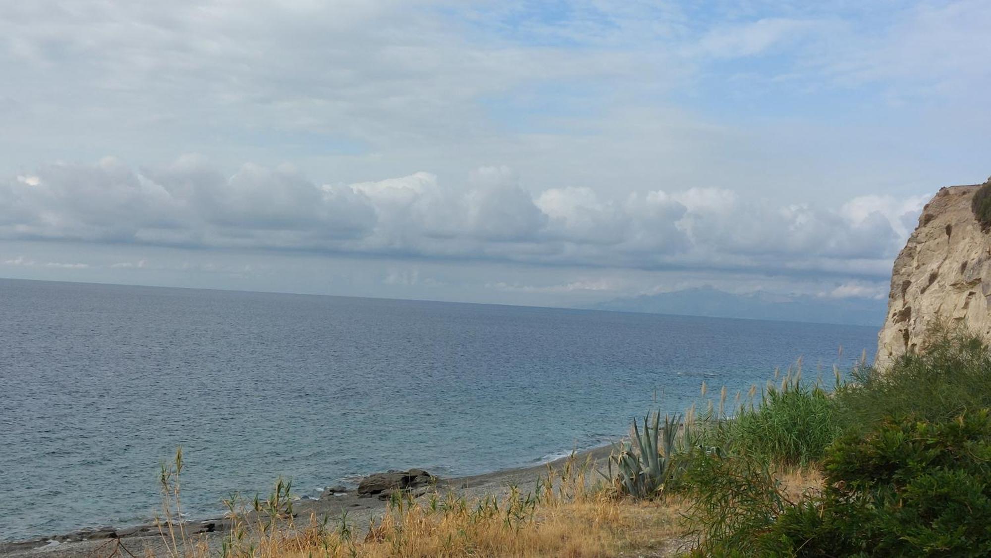 Corallo Blu Appartamento Sul Mare Riaci Capo Exterior foto